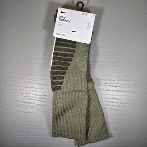 Nike Outdoor Crew Socks Wool Blend Dri-FIT Olive Green Size Medium FD8472-222